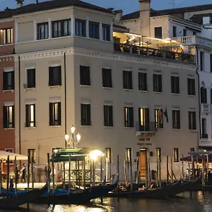H10 Palazzo Canova **** Benátky